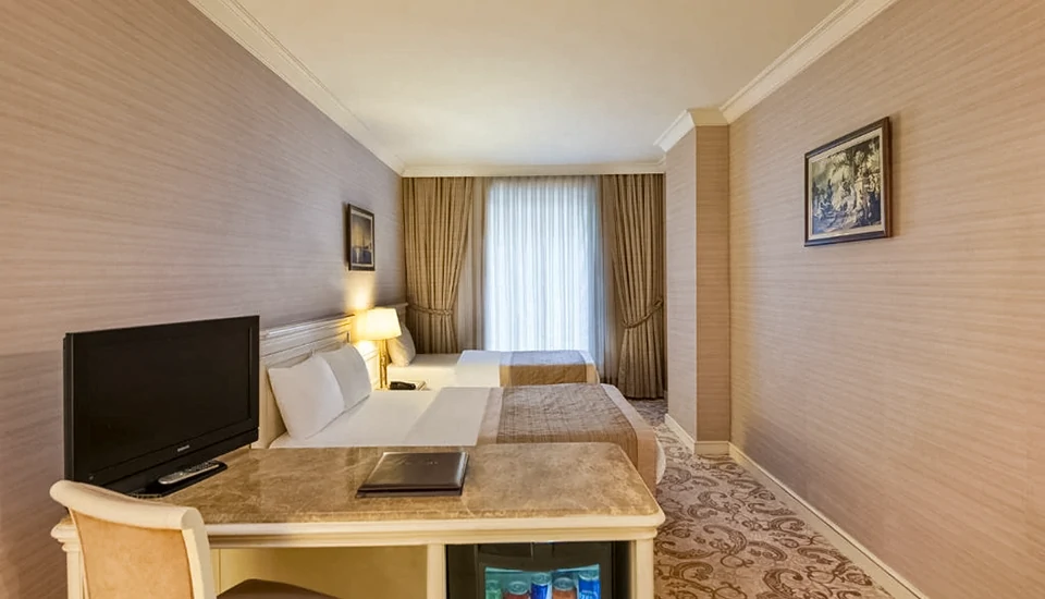 هتل الیت ورد کامفی استانبول